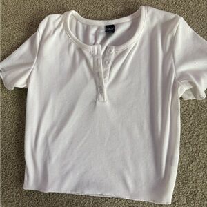 White cropped tee
